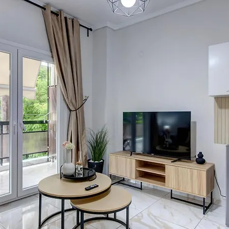 Fresh 1 Bd With Balcony In سالونيك