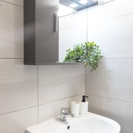 Fresh 1 Bd With Balcony In * سالونيك